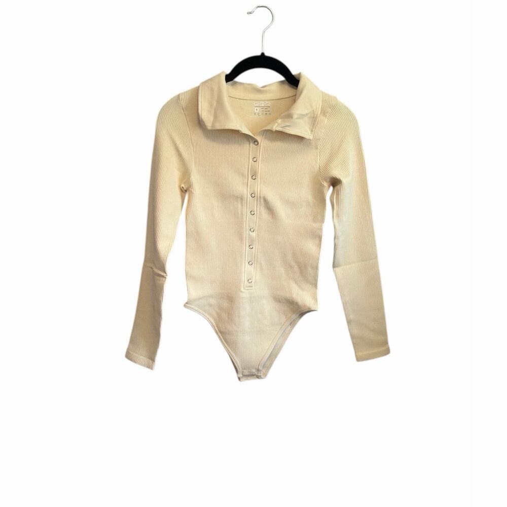 OQQ Cream Snap Button Front Collar Long Sleeve Bodysuit sz Small